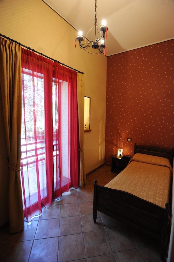 Hotel Alle Pendici ニコロージ エクステリア 写真